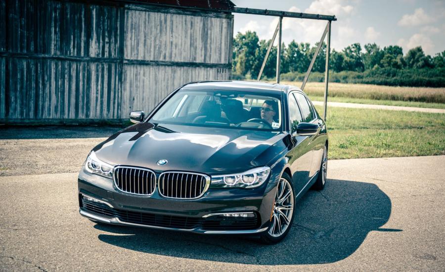  BMW 740i 2016 года  (NA) (фото 8 из 10)